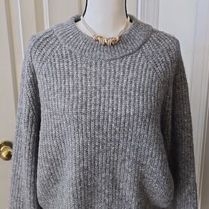 SONOMA BRAND WOMEN'S PETITE SIZE WARM GRAY PULLOVER SWEATER SIZE MP